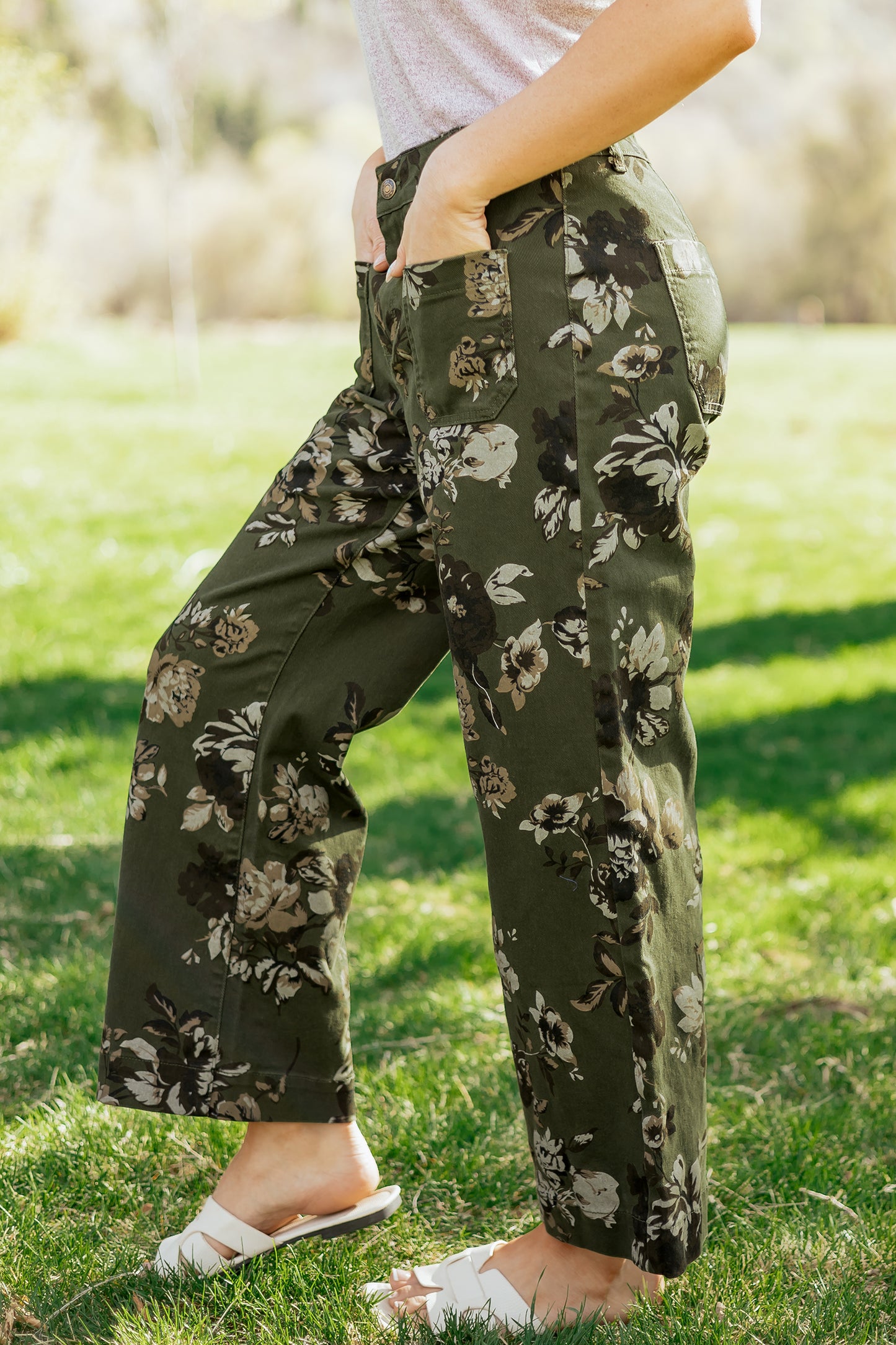 Green Vintage Floral Print Square Patch Pocket Raw Hem Shift Jeans