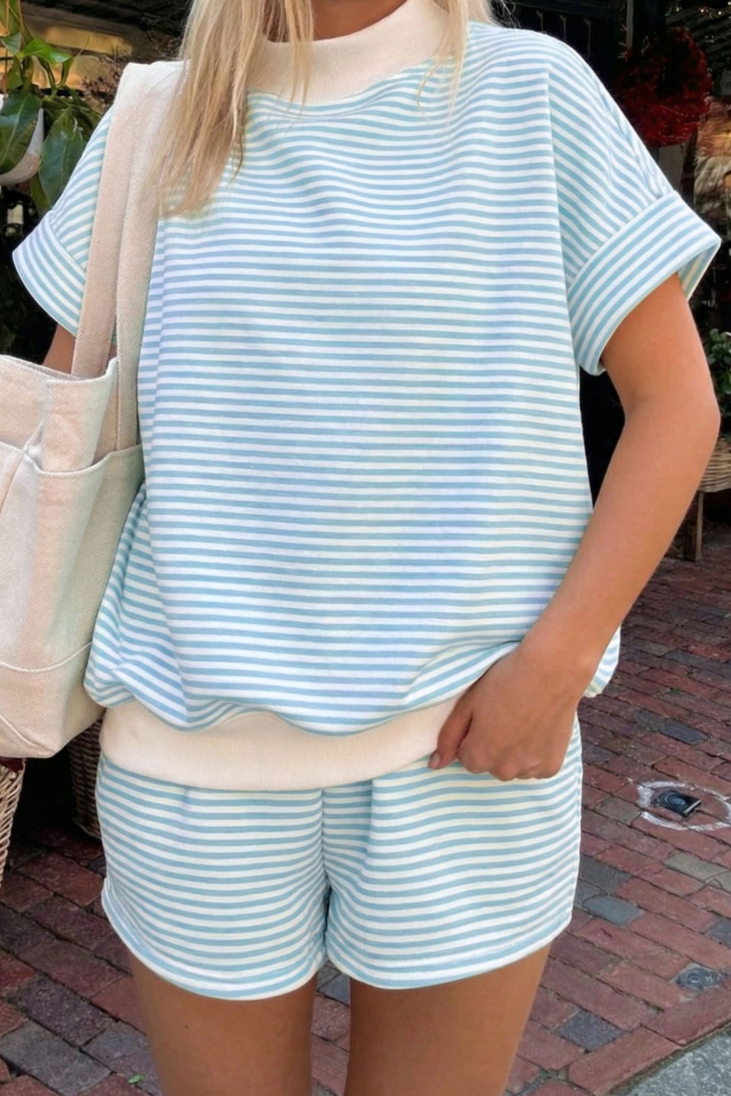 Stripe Cuffed Sleeve Contrast Mock Neck Tee Casual 2pcs Short Set